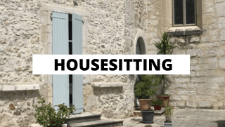 house-sitting Button with link to Travel Resources
